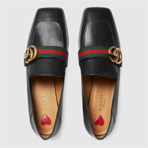 Gucci Loafer .